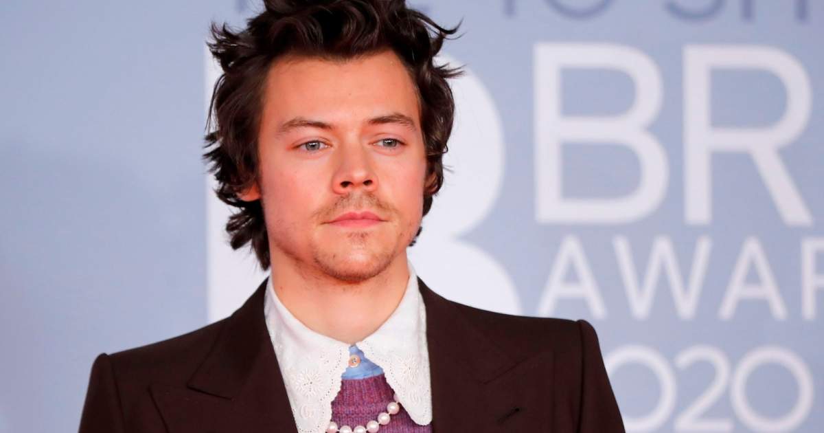 During his visit to Brazil… Harry Styles gets robbed!