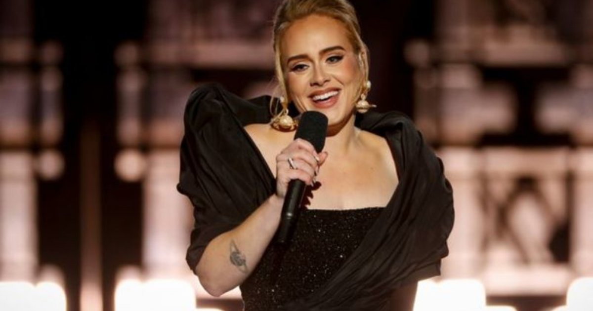 Adele Calls Her Fans Personally To Apologize For Canceling Her Concert ...