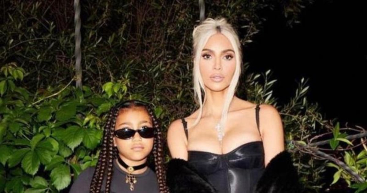 North West, the daughter of Kim Kardashian, shines in a fashion show, but is prohibited from photographing her