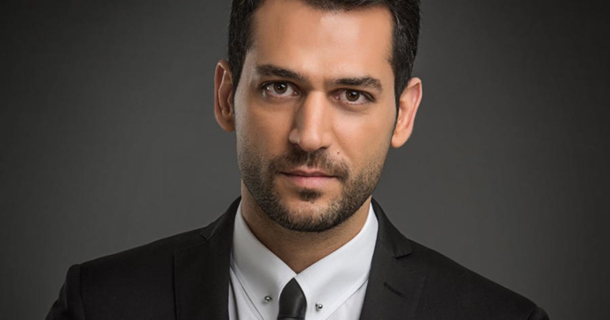 Murat Yildirim wins the greatest actor award for 2022 and gets mad at Joven Murad