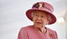 نفاذ دمية باربي التي تشبه ملكة بريطانيا إليزابيث الثانية