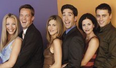 بعد 17 عاماً.. هكذا يتخيل نجوم مسلسل Friends شخصياتهم الآن