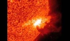 انفجار شمسي عملاق تؤثر تردداته على كوكبنا