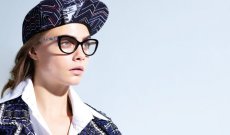 نظارات شانيل تعيد كارا ديليفيني إلى عالم عرض الأزياء 