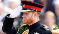 الأمير هاري يمنع من إرتداء الزي العسكري خلال مراسم توديع الملكة إليزابيث..ما السبب؟