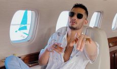 محمد رمضان يرقص في الطائرة على أنغام أحدث أغنياته ويثير ضجة-بالفيديو