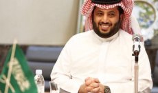 بالفيديو- تركي آل الشيخ يمنع إبنه من تشجيع فريق النصر السعودي
