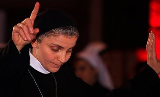 خاص وبالفيديو - الأخت مارانا سعد: "كارلا رميا تملك صوتاً لبنانياً ونحن نؤمن بالأصالة"