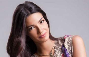 تارا عماد: "كنت ملكة جمال العالم للمراهقات ولست مصرية مئة بالمئة"-بالفيديو