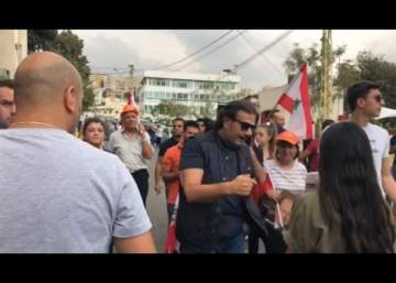 سمير صفير يهين جويس عقيقي وهي تردّ عليه:"صرمايتي بتشرفك"-بالفيديو