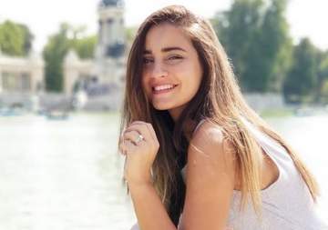 خاص - إيميه صياح تكشف هذا السر عن اطلالتها في سهرة ملكة جمال لبنان 