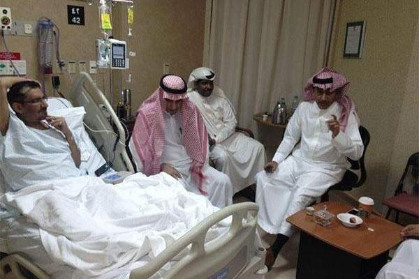 عبدالله السدحان في المستشفى والقصبي يزوره