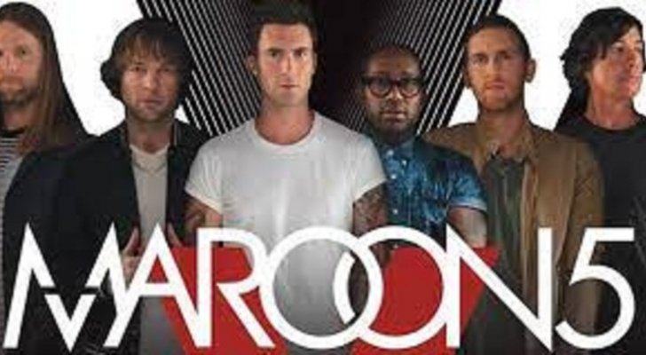 أعضاء فرقة Maroon 5 يزورون المتحف المصري ويلتقطون الصور