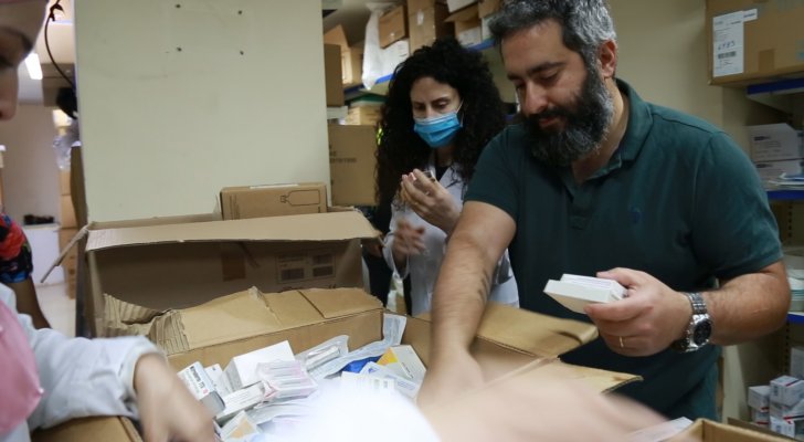 بالفيديو- جمعية We Deserve Better تقدّم معدات طبية وأدوية الى مستشفى بعبدا الحكومي